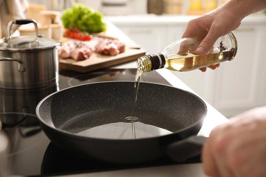 https://www.cateroils.co.uk/wp-content/uploads/2022/02/cooking-oil.jpg